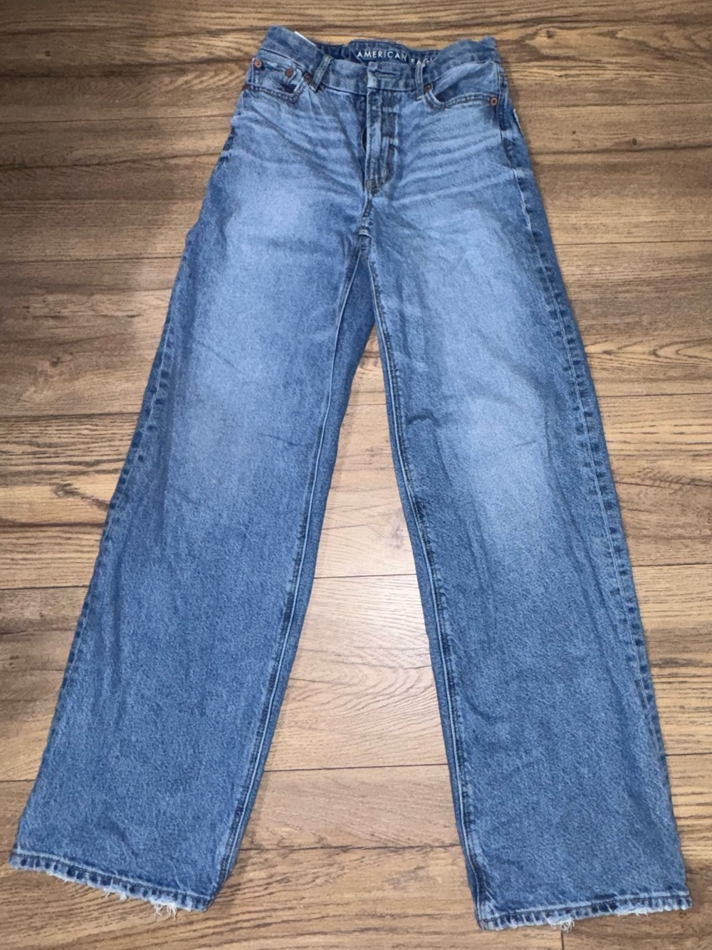 American Eagle Outfitters Straight Leg Jeans in Medium Blue